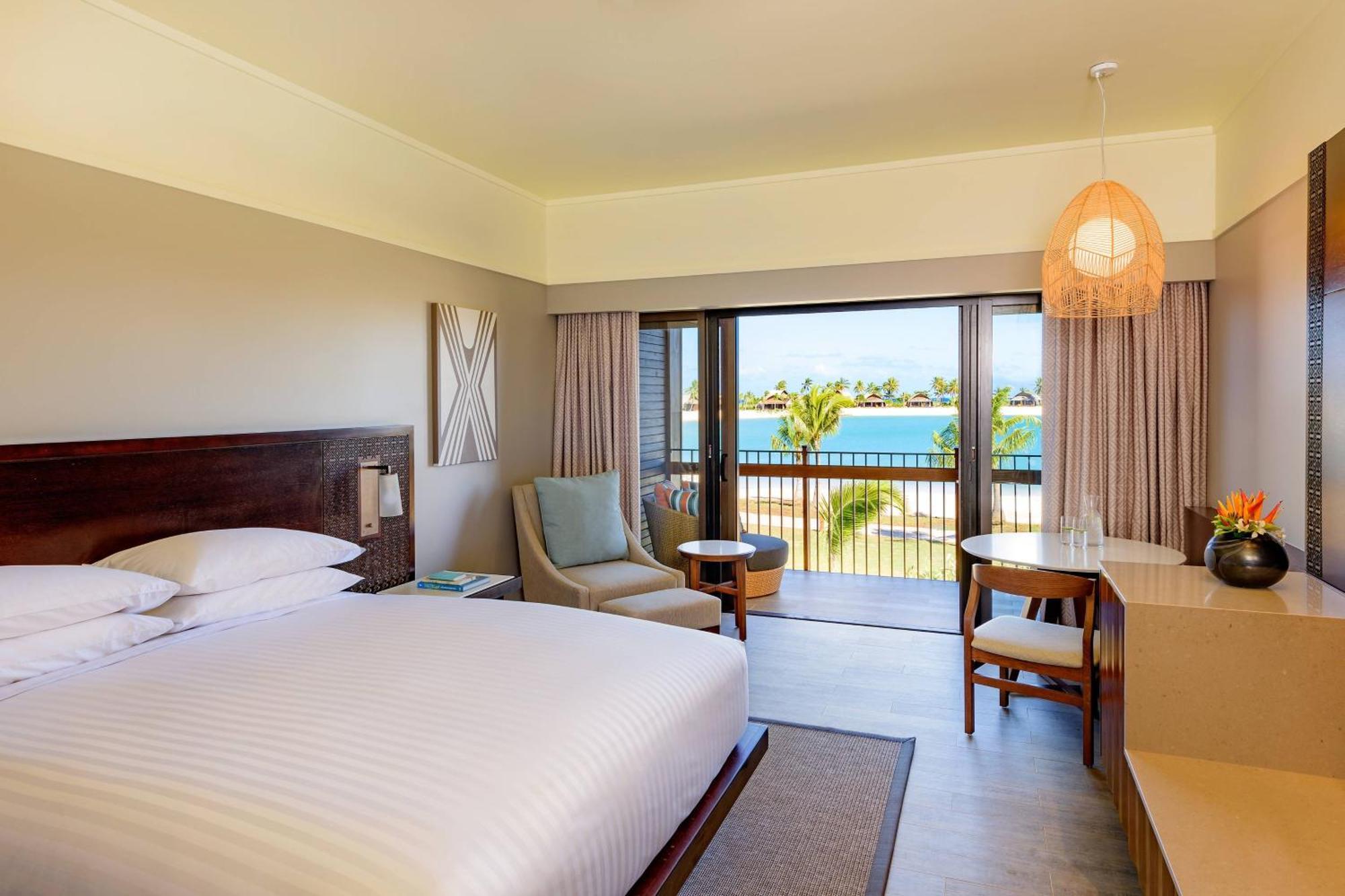 Fiji Marriott Resort Momi Bay מראה חיצוני תמונה A guest room at the Hilton Rarotonga