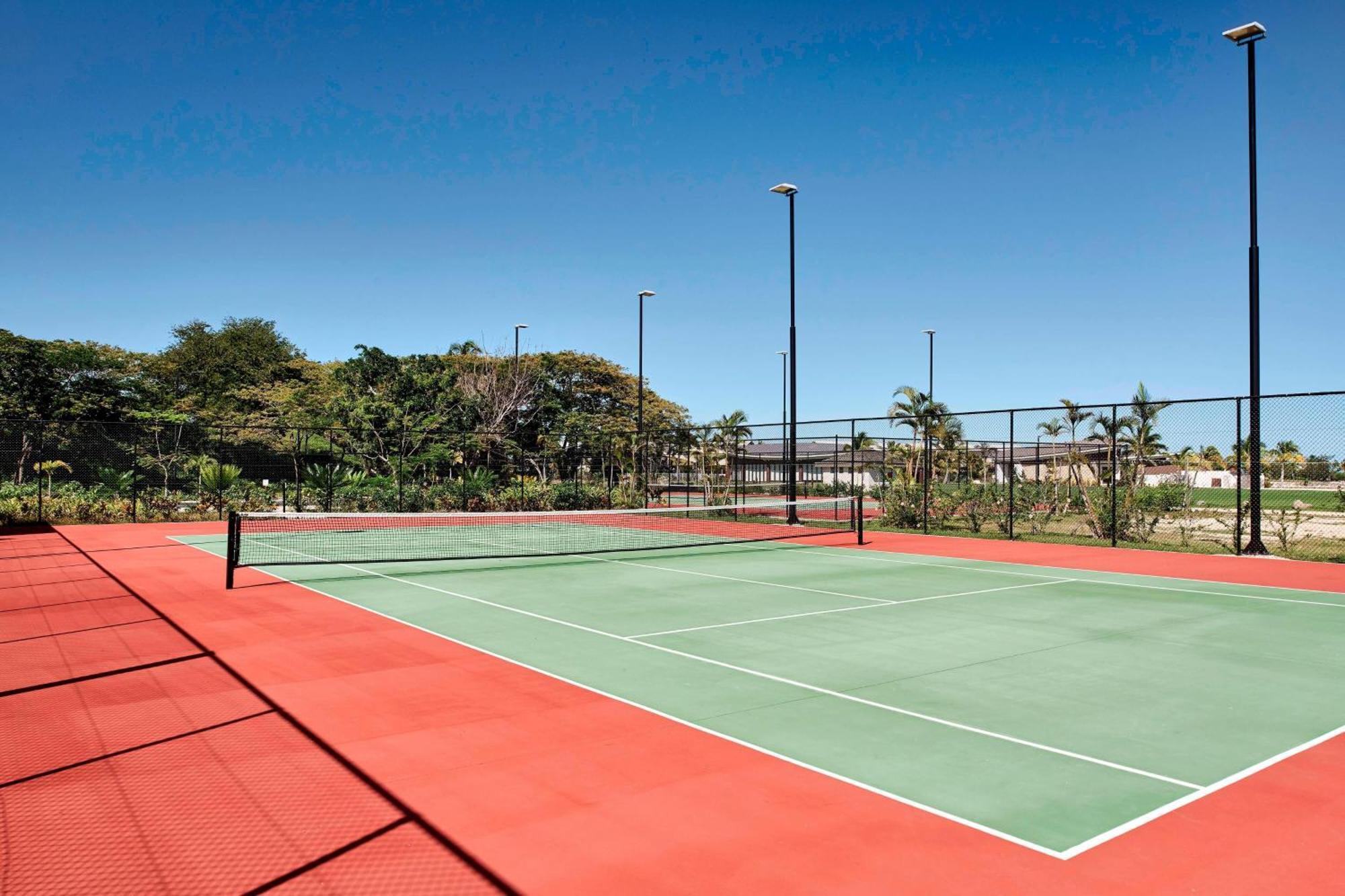 Fiji Marriott Resort Momi Bay מראה חיצוני תמונה Tennis court at the University of the Sunshine Coast