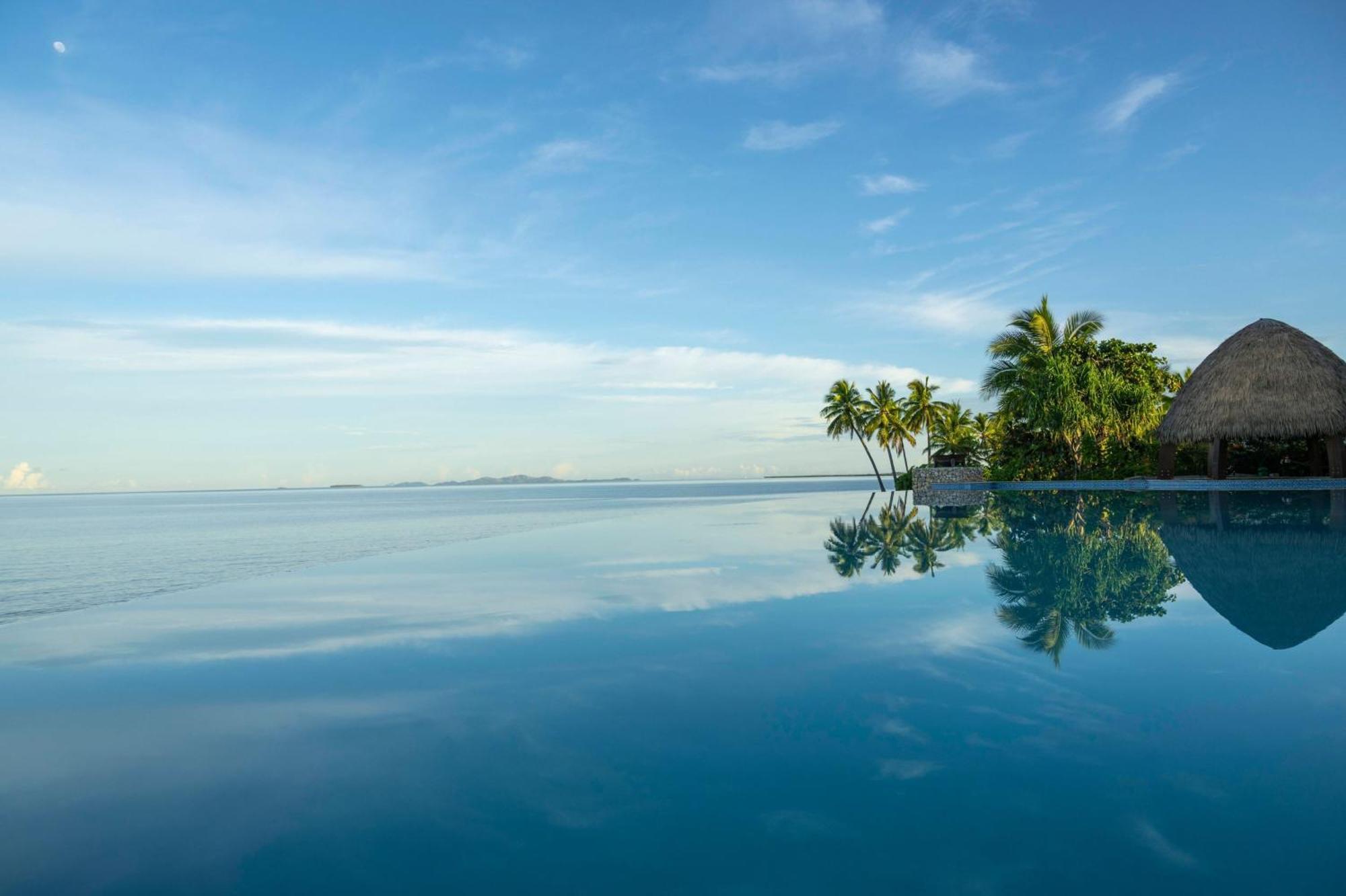 Fiji Marriott Resort Momi Bay מראה חיצוני תמונה Infinity pool at the resort