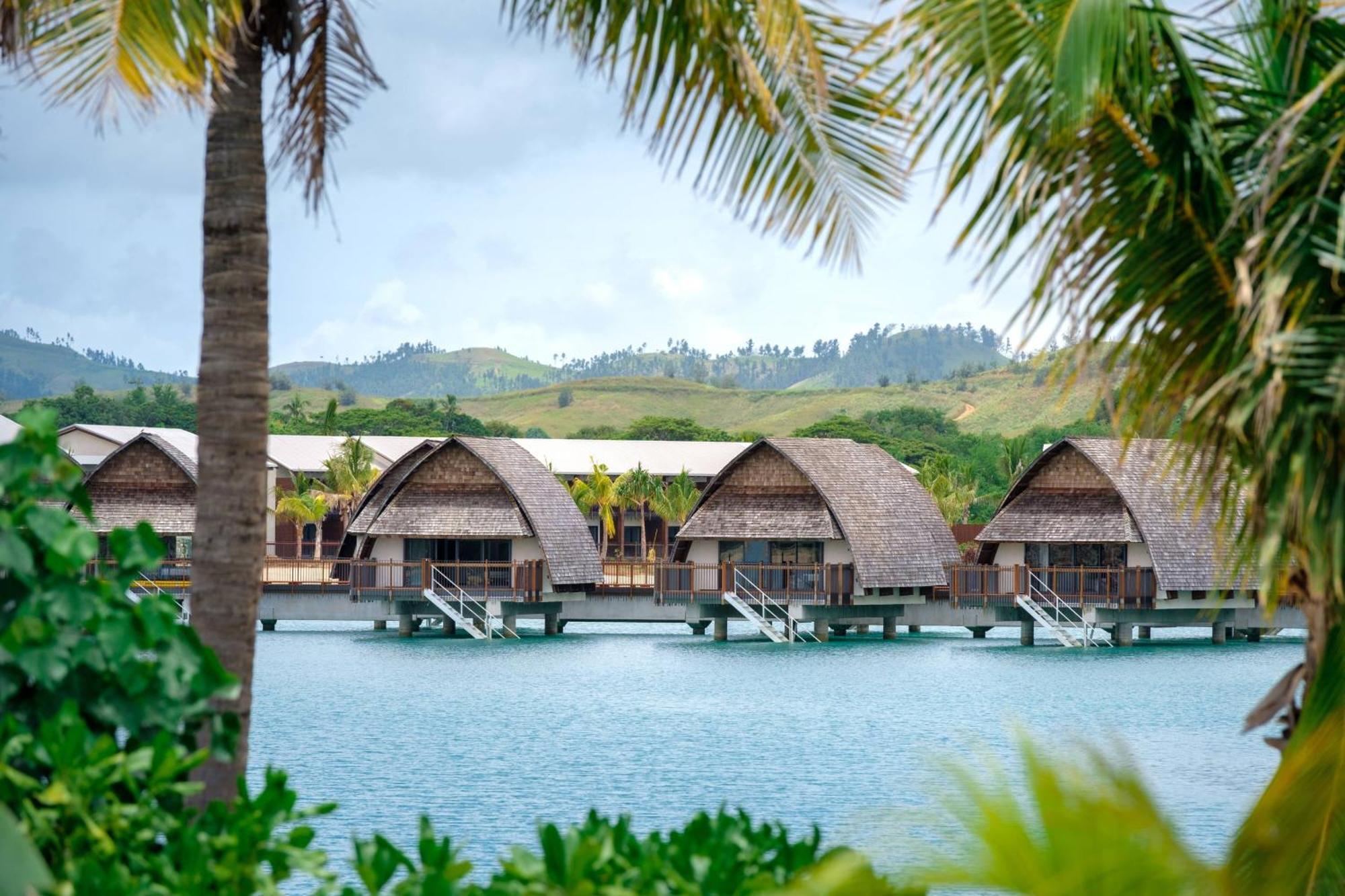 Fiji Marriott Resort Momi Bay מראה חיצוני תמונה Overwater bungalows