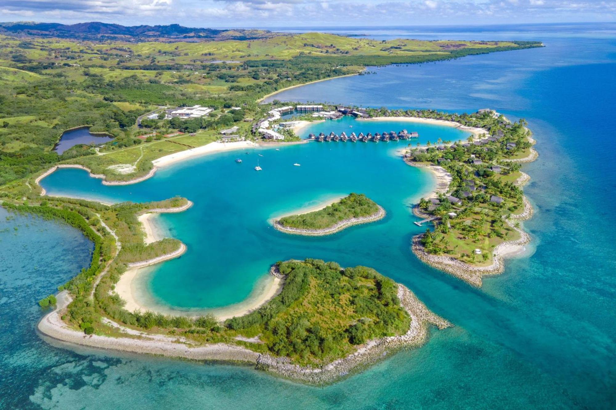 Fiji Marriott Resort Momi Bay מראה חיצוני תמונה Aerial view of the resort